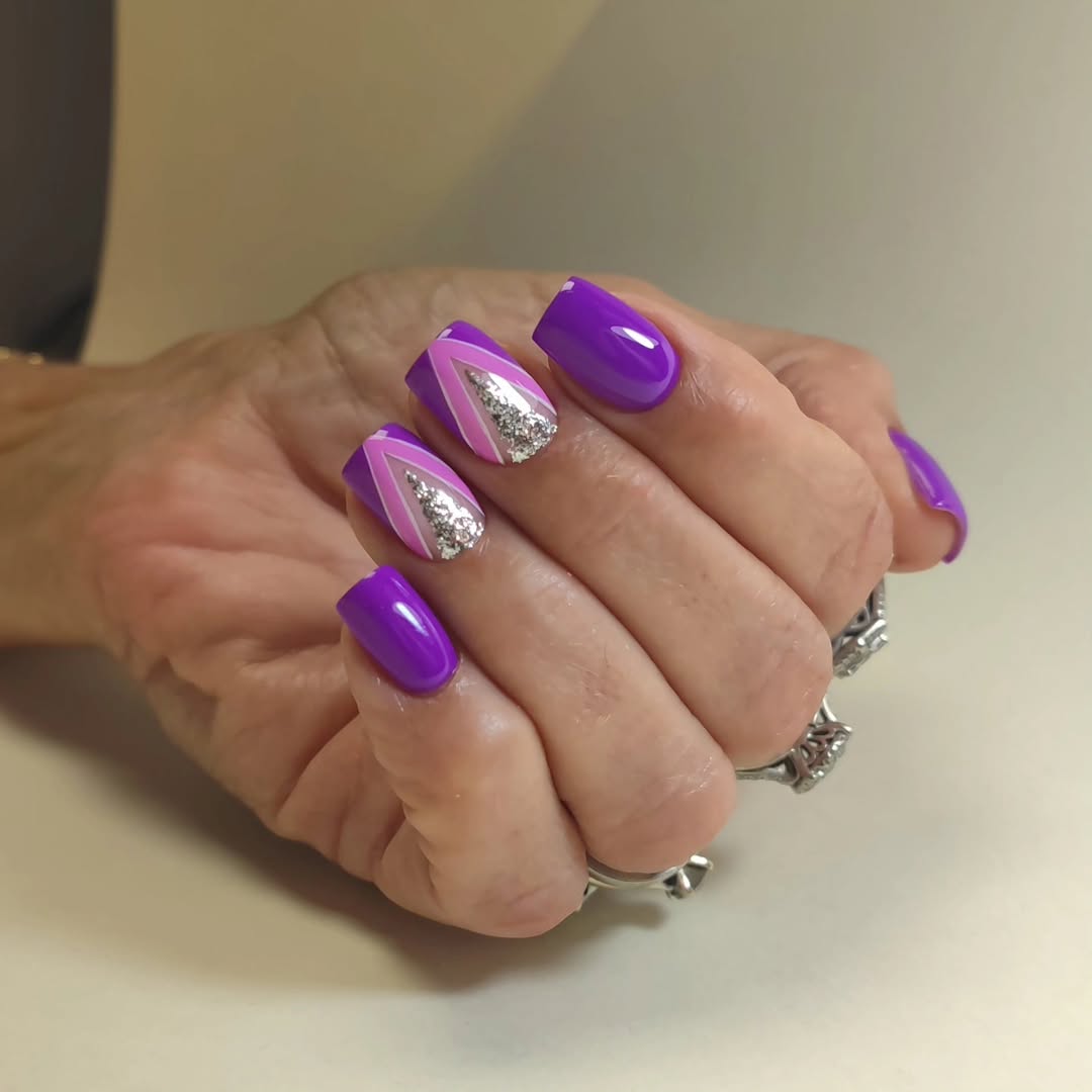 Vibrant Purple Geometric Glitter Accent Nails