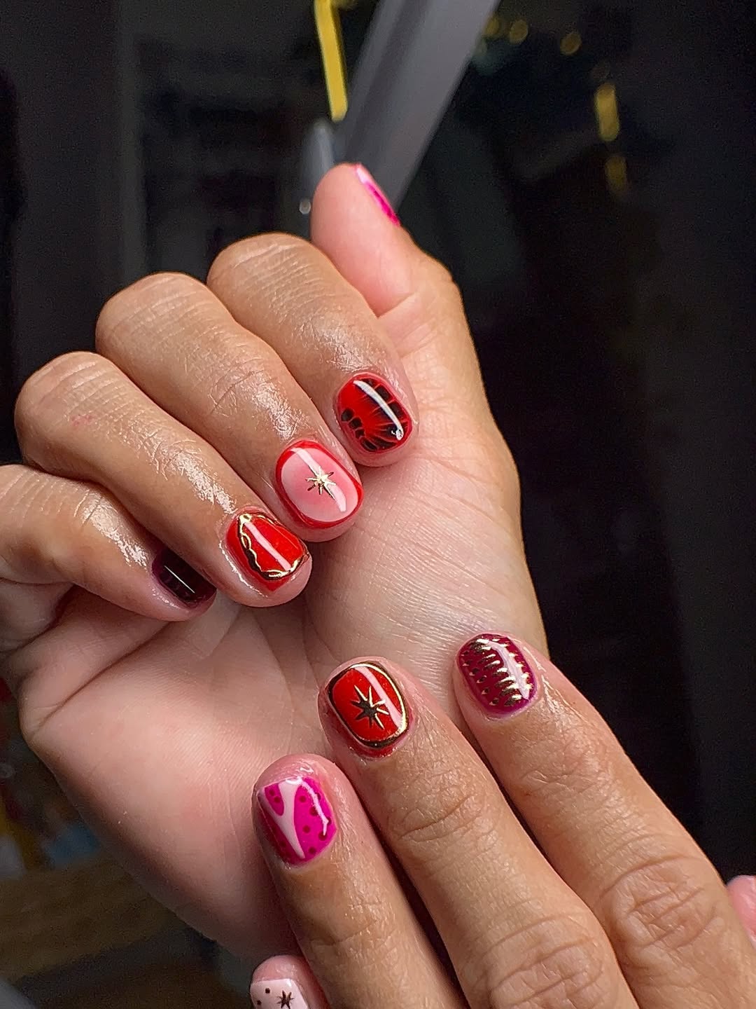 Vibrant Red and Pink Mixed Short Round Nails