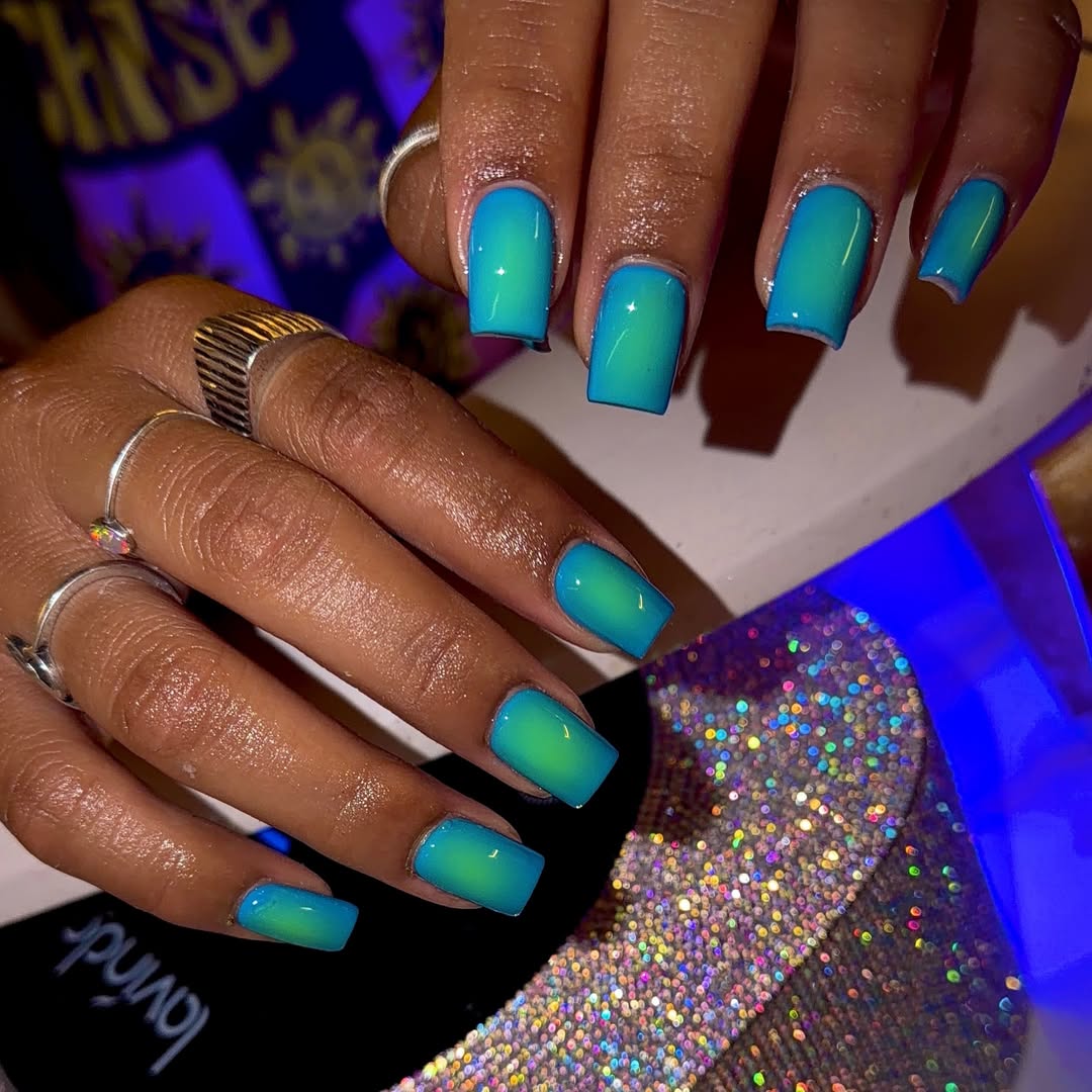 Vibrant Teal Green Aura Square Glossy Nails