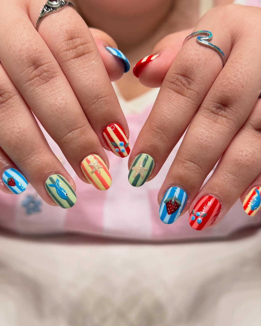 Whimsical Summer Striped Hand-Painted Motif Short Oval Nails