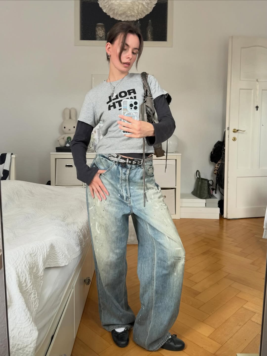 90s Graphic Tee & Baggy Jeans Street Style