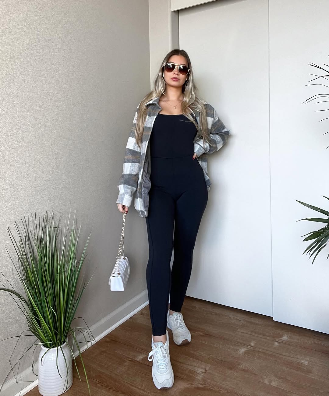 Black Seamless Set With Plaid Shacket