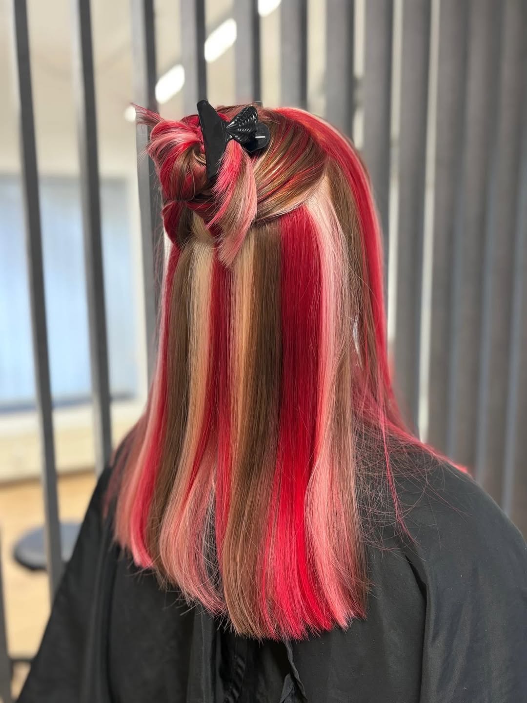 Bold Calico Hair with Chunky Face-Framing Streaks