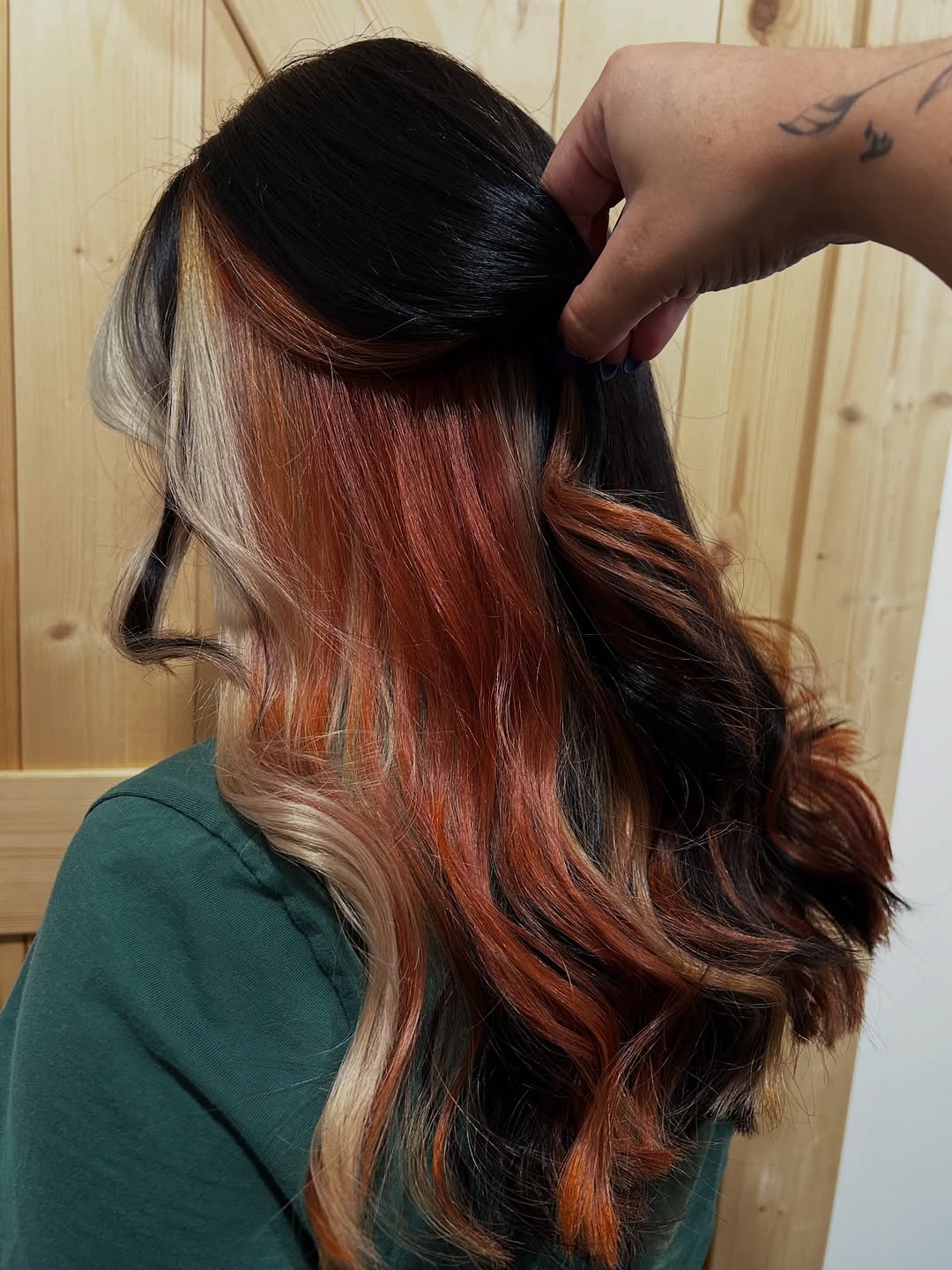 Bold Calico Streaks With Loose Waves