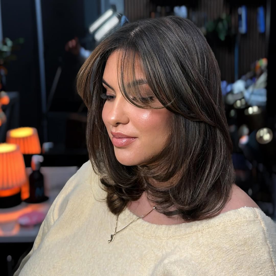 Bouncy Layered Lob With Brunette Lived-In Highlights