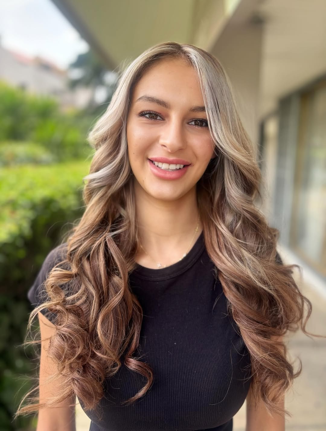 Caramel Brunette Waves with Platinum Money Piece