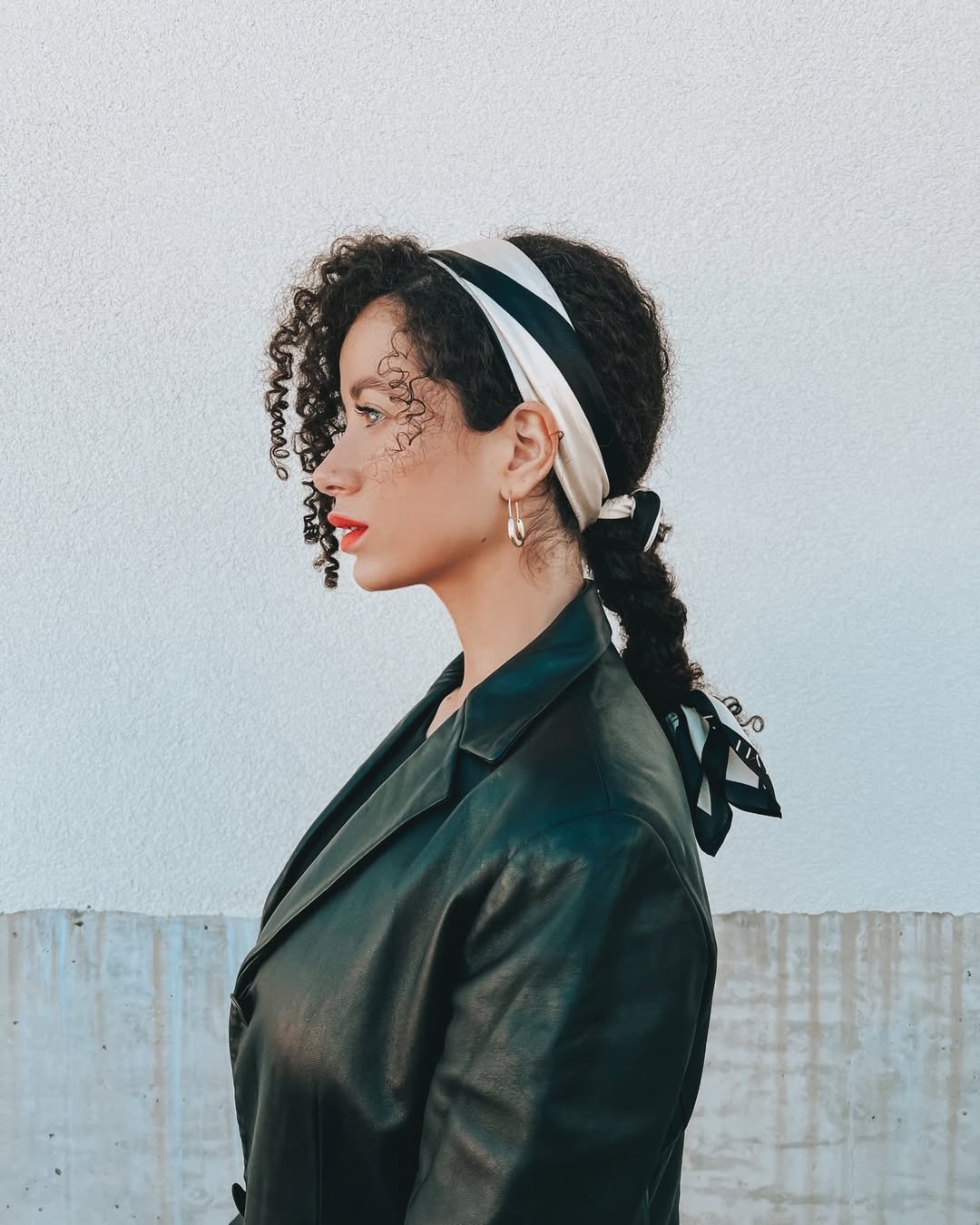 Chic Curly Ponytail With Striped Headband
