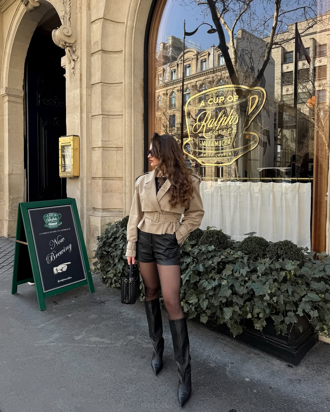 Chic European Fall Look Beige Jacket And Leather Shorts