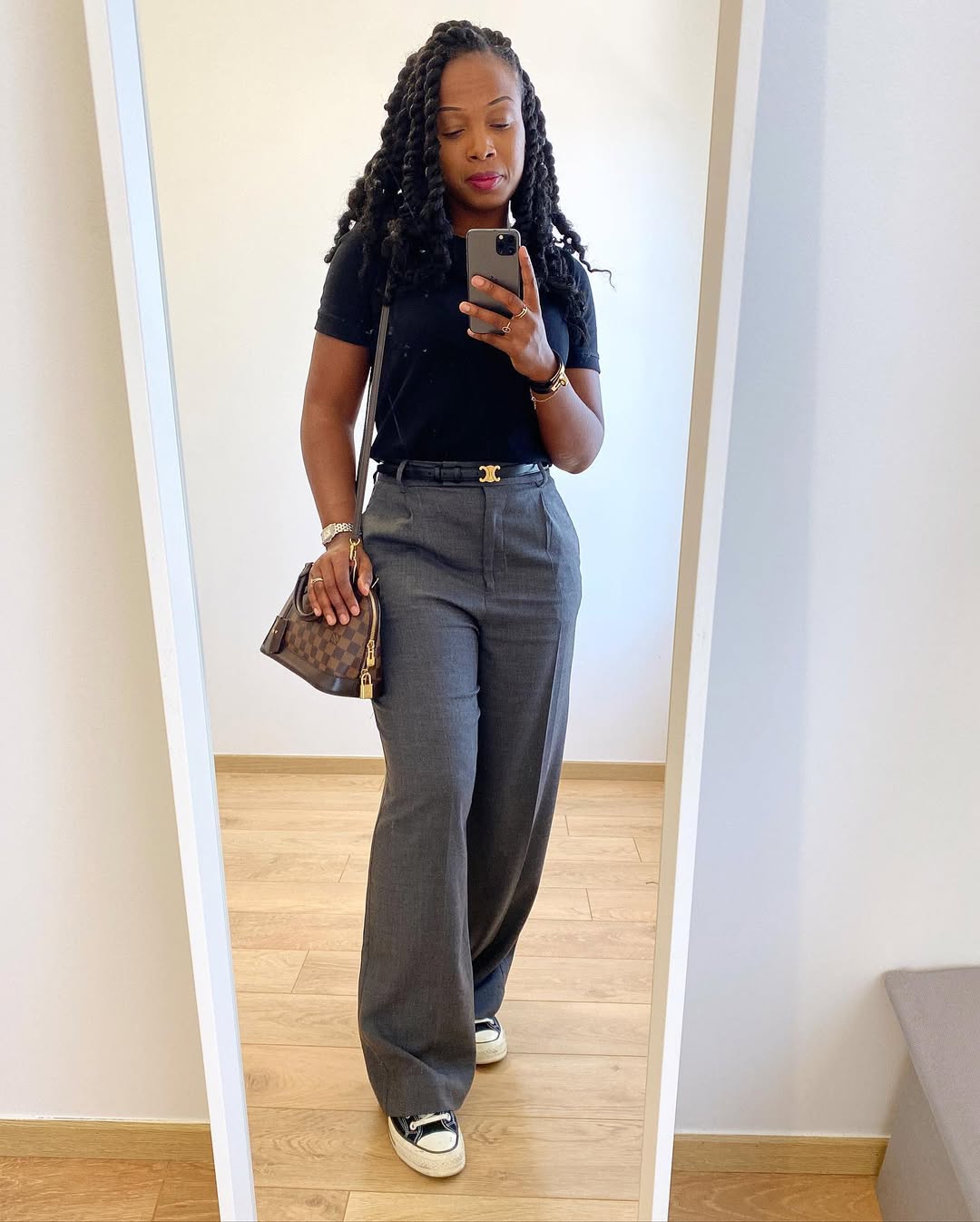 Chic Monochrome Wide Leg Pants Look