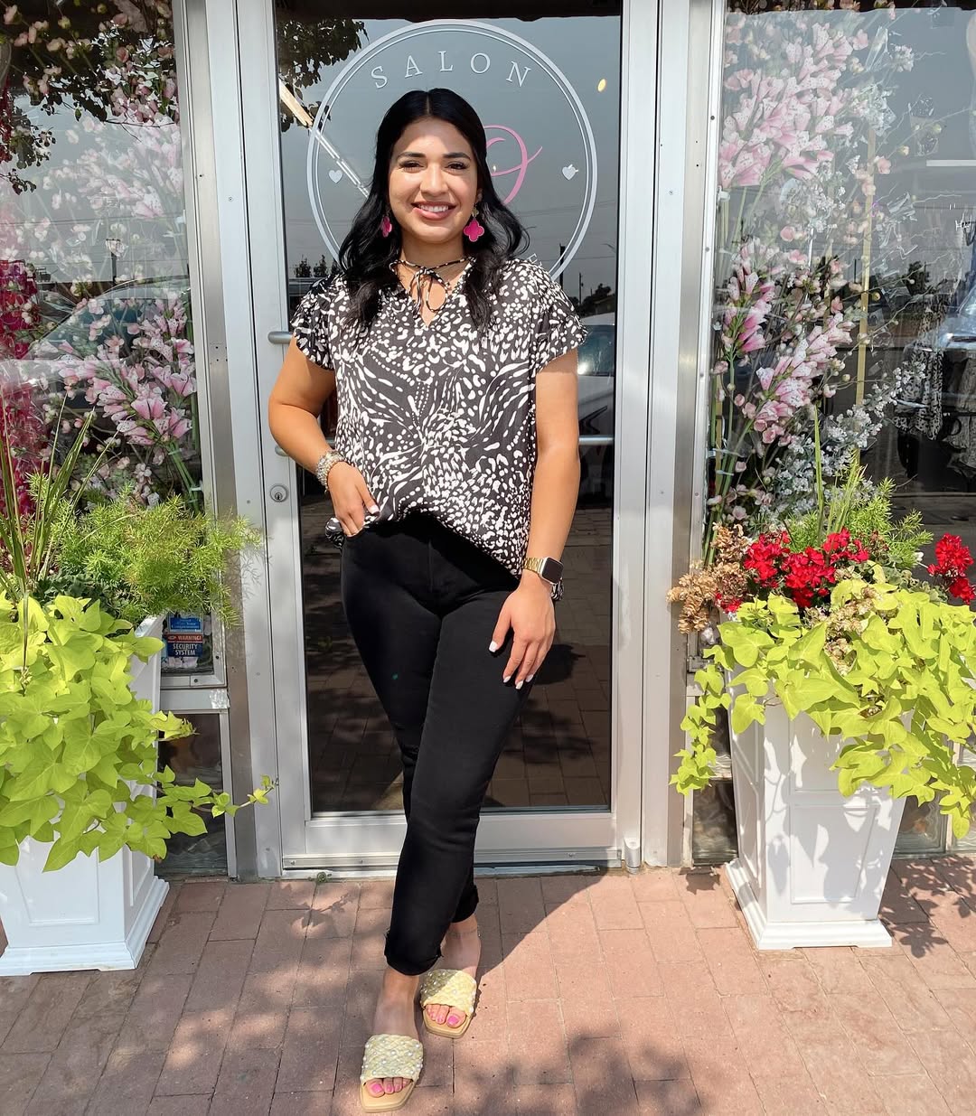 Chic Monochrome With Abstract Print Top