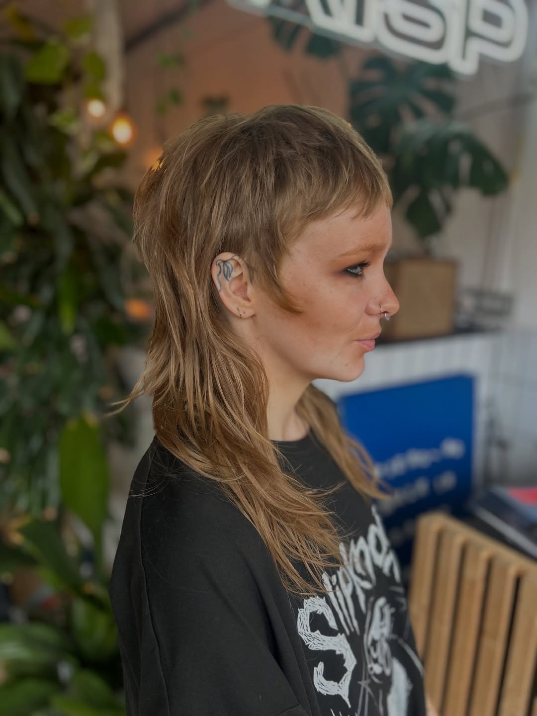 Choppy Golden Blonde Mullet with Piecey Texture