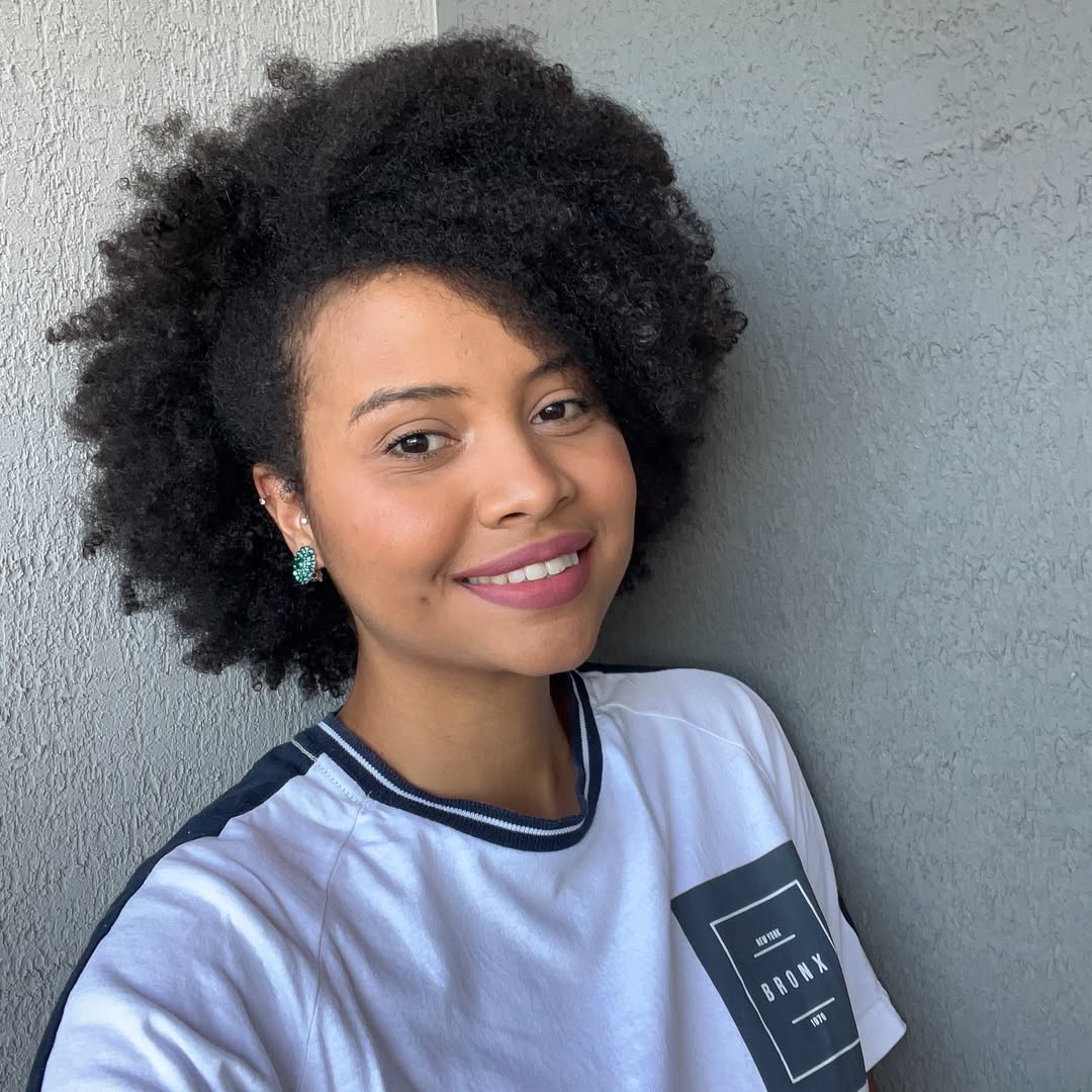 Defined Voluminous 4C Fro With Side Part
