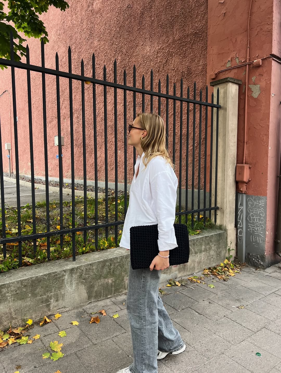 Effortless Chic: White Shirt & Wide Leg Jean Combo