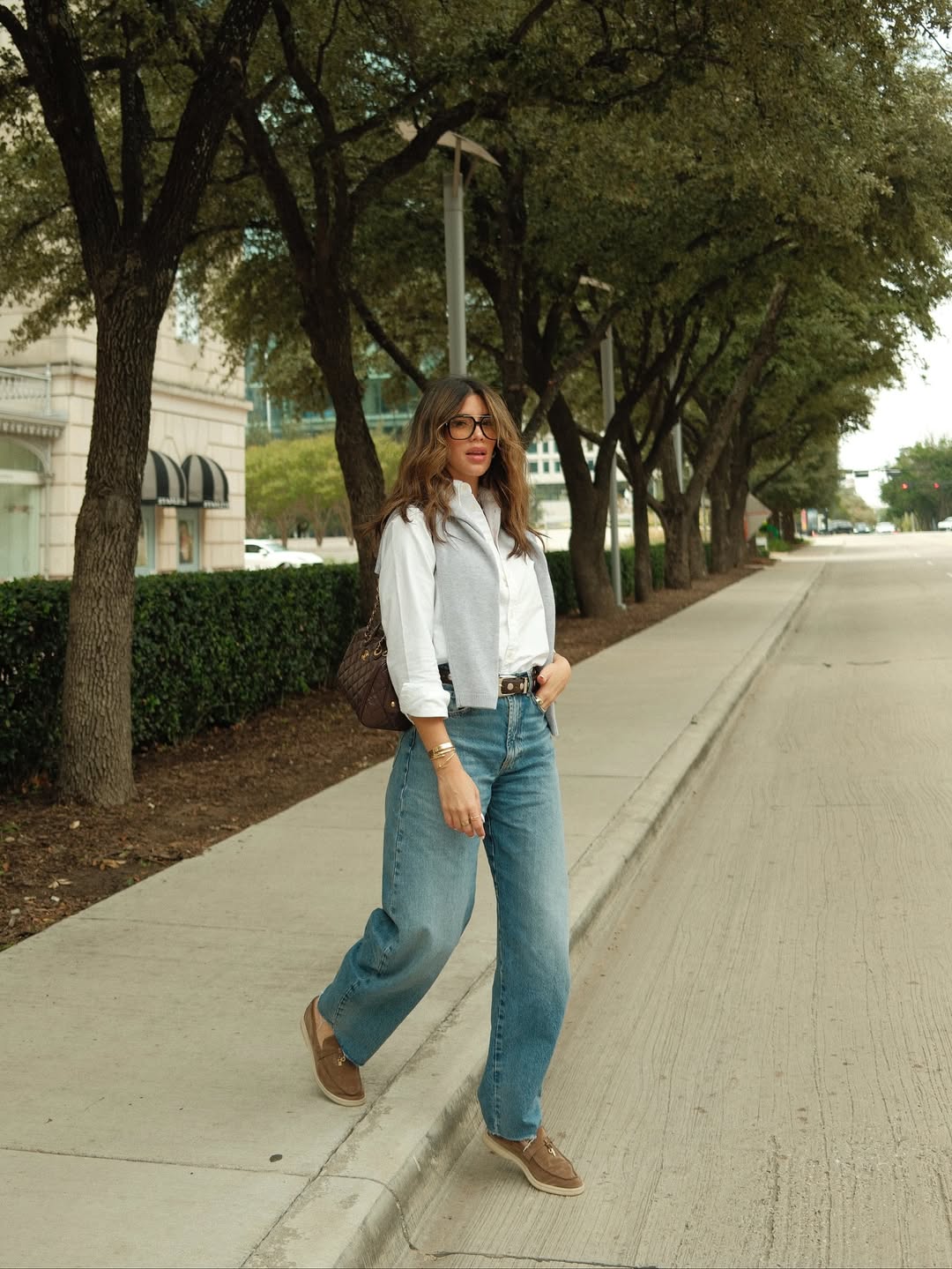 Effortless Cool Classic White Shirt and Jeans