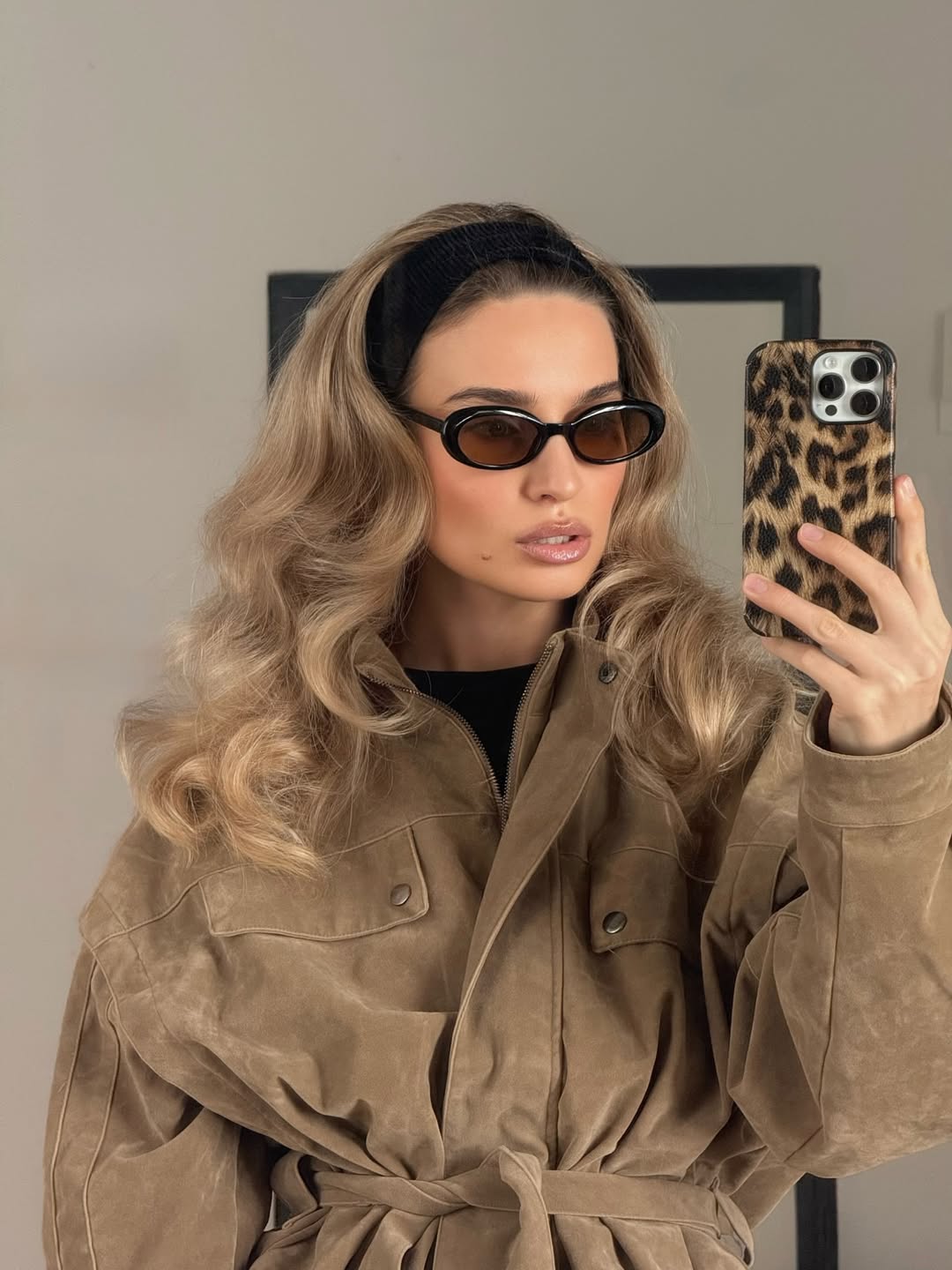 Glamorous Waves With Chunky Headband Blonde Hair