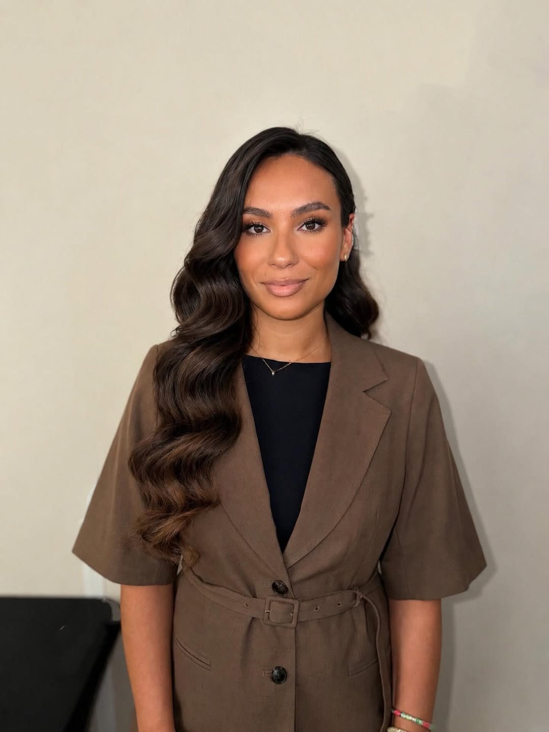 Glamorous Wavy Mid-Back Hair With Deep Side Part