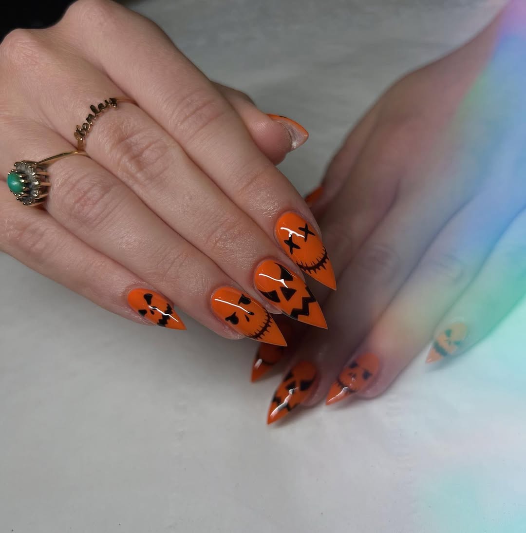 Glossy Jack-o'-Lantern Stiletto Acrylic Nails