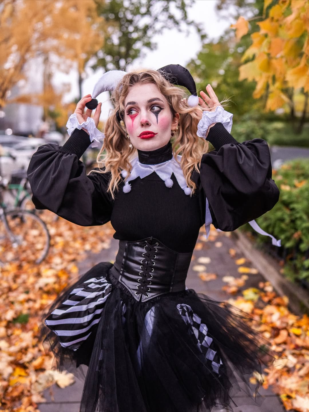 Gothic Jester Halloween Costume Outfit