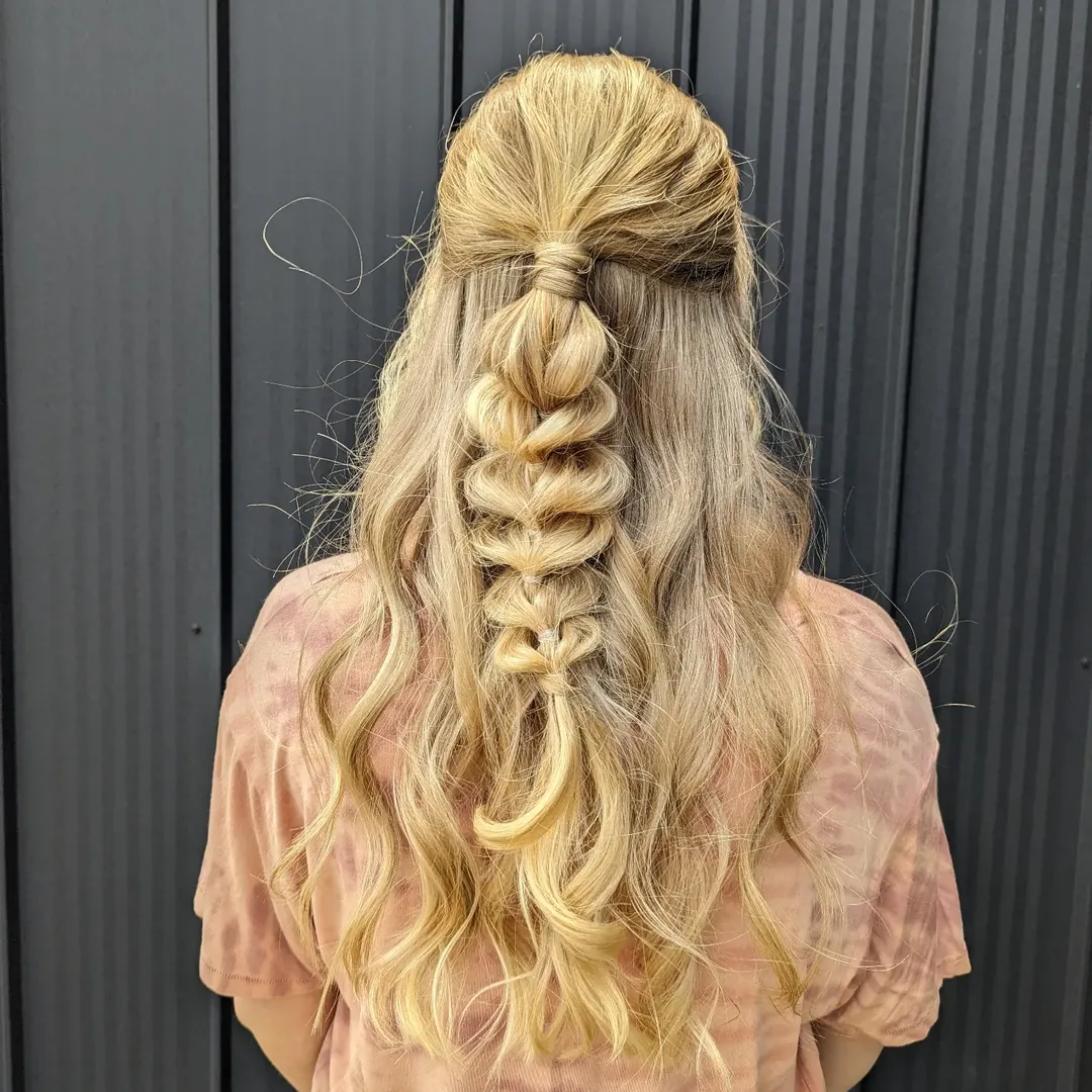Half-Up Bubble Braid With Loose Waves