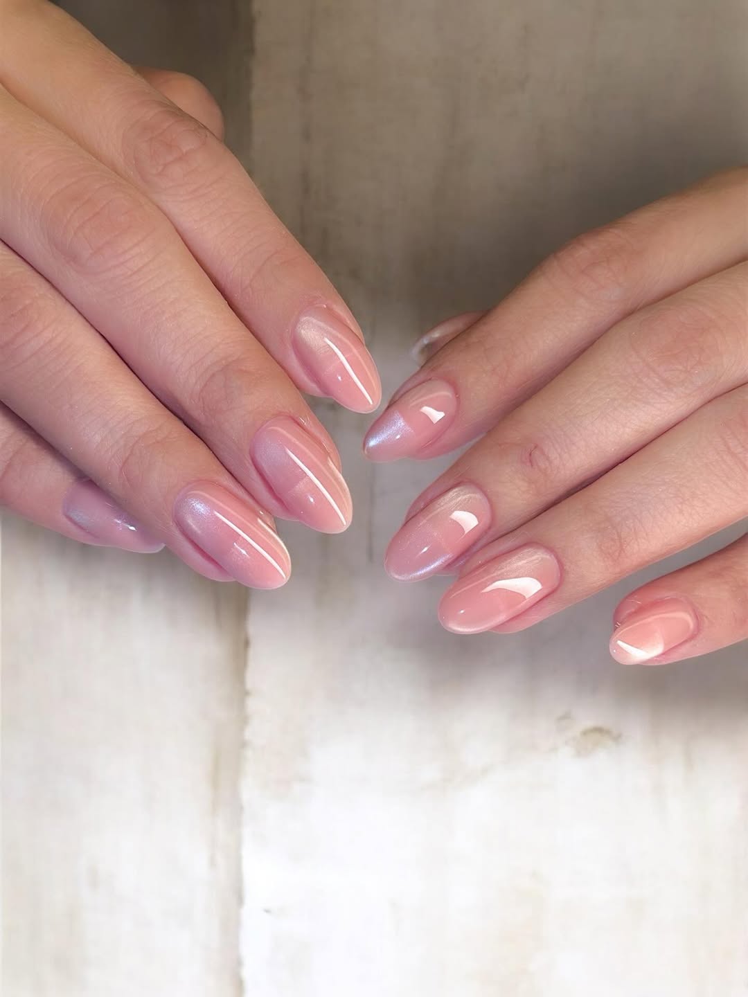 Iridescent Pink Cat Eye Almond Aura Nails