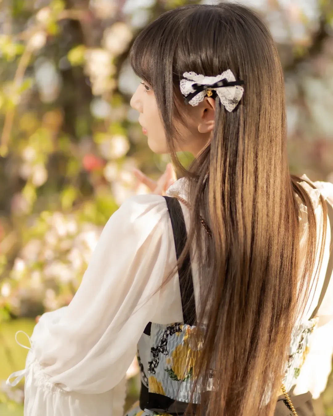 Kawaii Hair Clip With Long Straight Chocolate Brown Hair