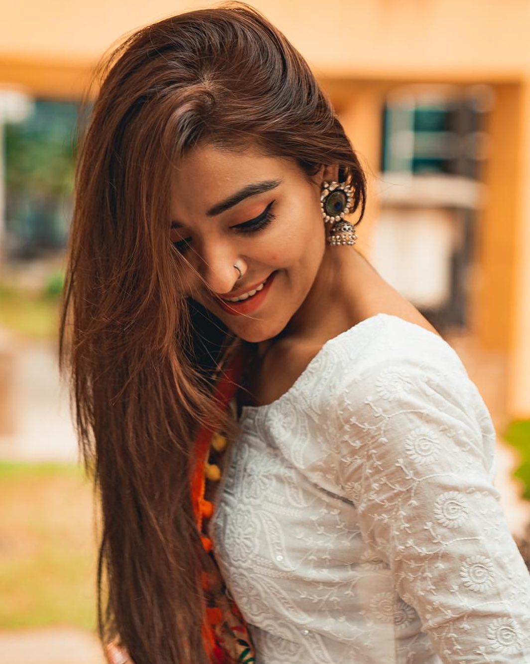 Long Wavy Cinnamon Brown Hair With Volume