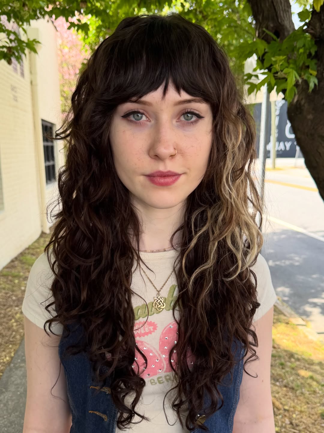 Modern Wavy Shag With Face-Framing Highlights