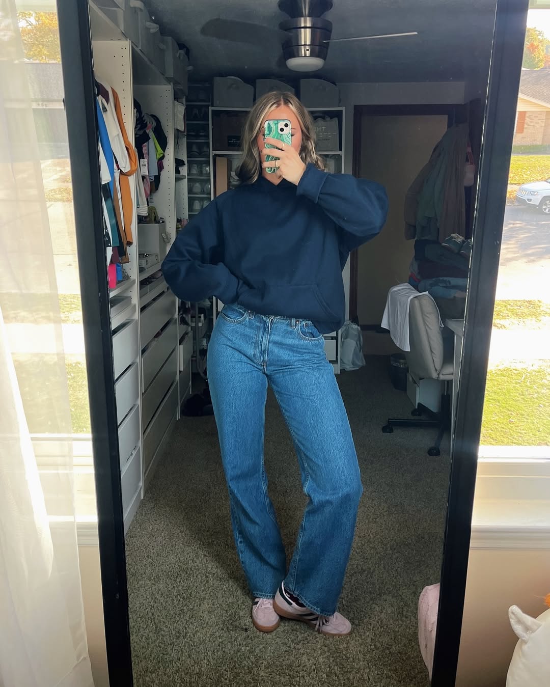 Navy Hoodie And High Waisted Denim Comfort Look