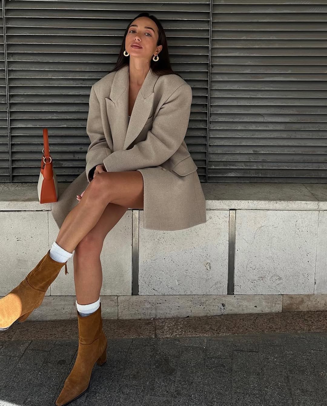 Oversized Blazer With Suede Boots Fall Look