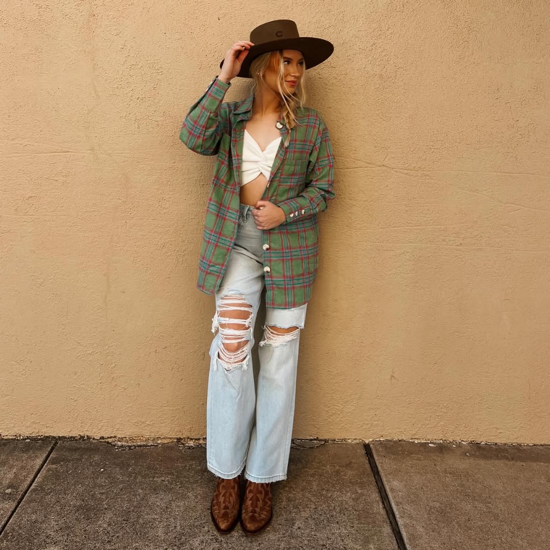 Oversized Plaid Jacket With Ripped Jeans