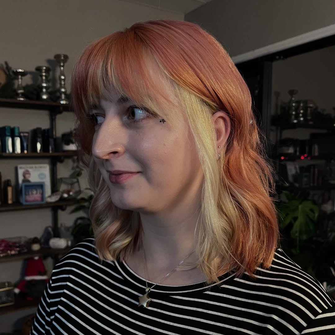 Peachy Pink Two-Tone Choppy Lob