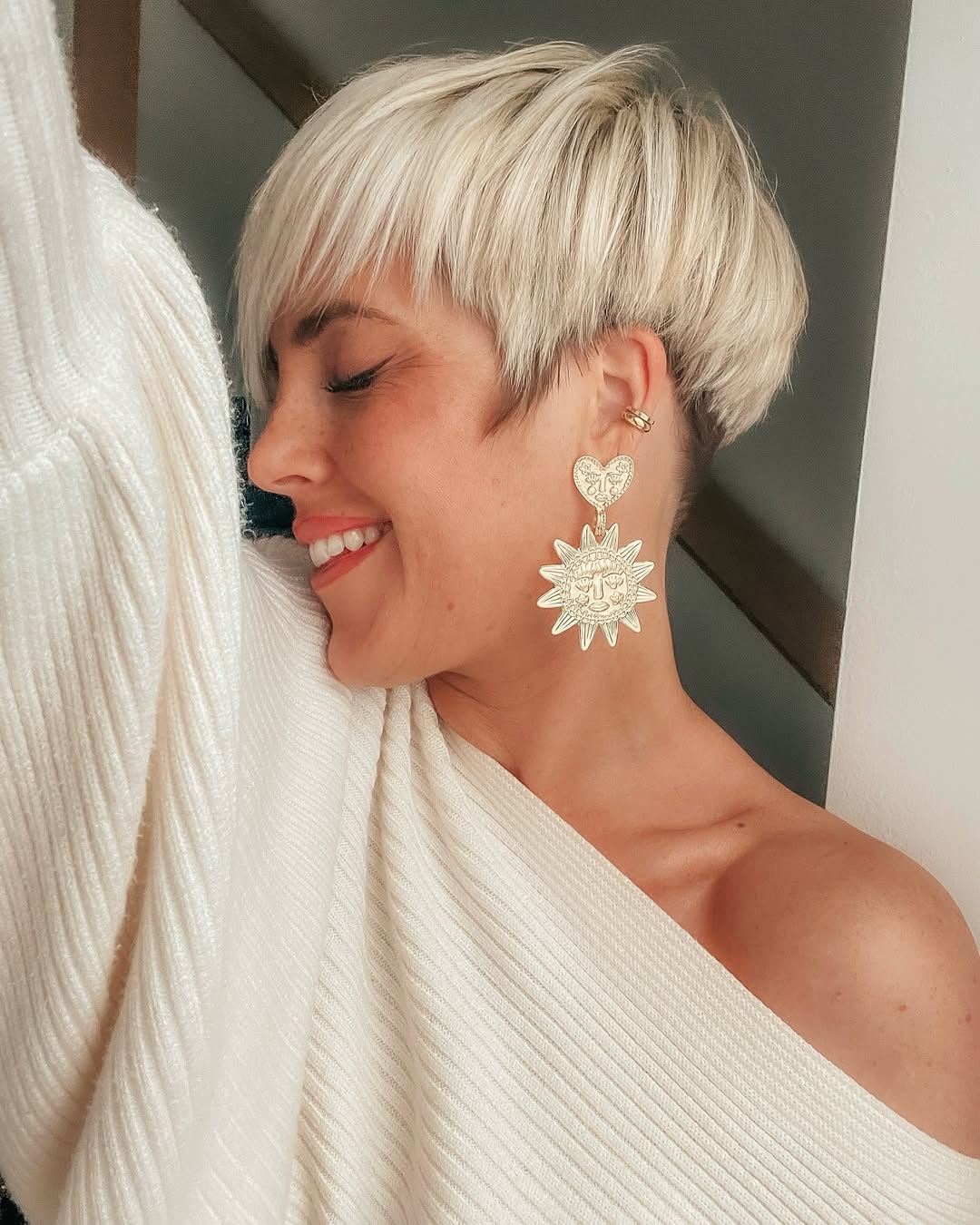 Platinum Blonde Pixie With Textured Fringe