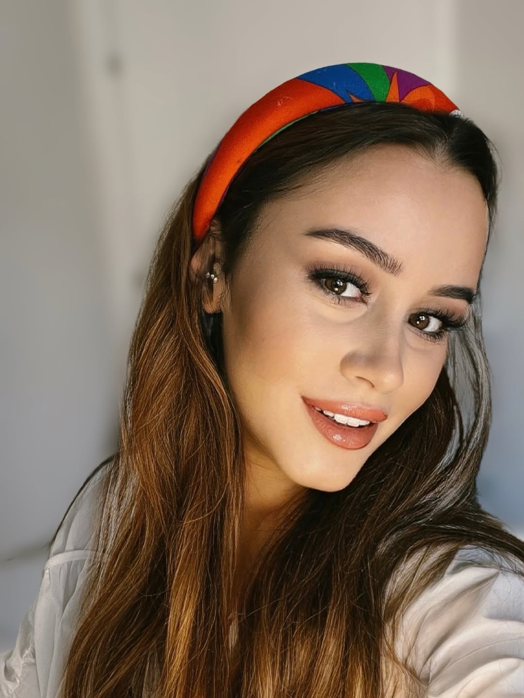 Relaxed Brunette Waves With Bold Headband
