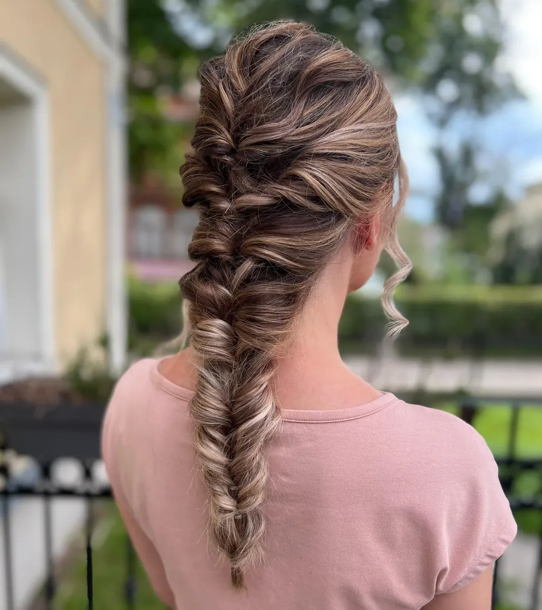 Relaxed Fishtail Braid With Face-Framing Waves