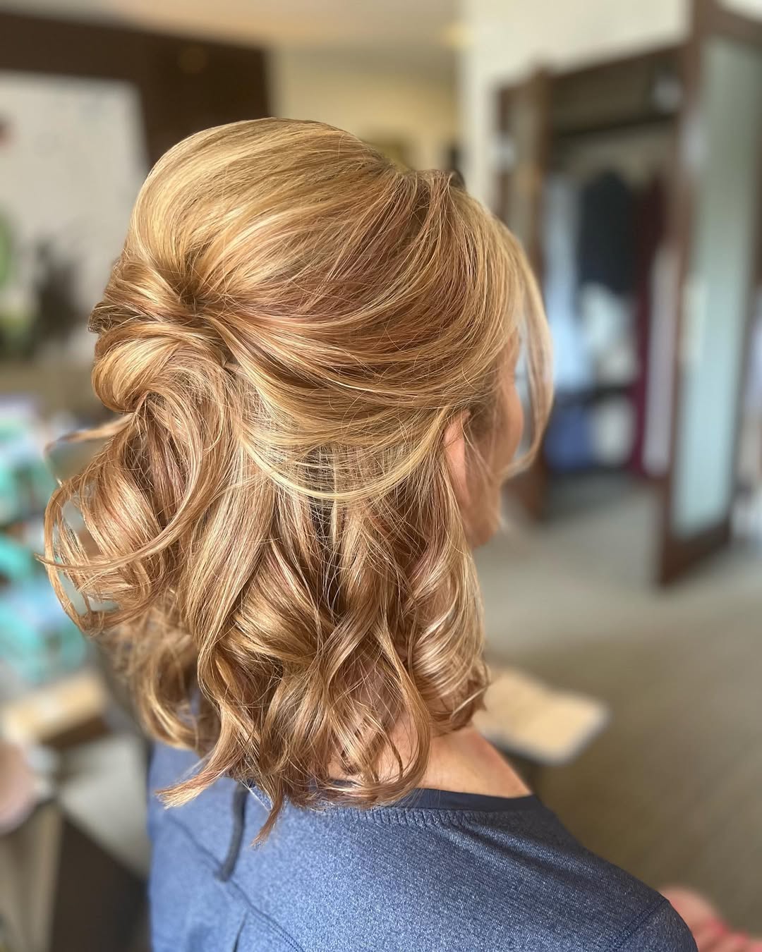 Relaxed Shoulder-Length Waves With Voluminous Half-Updo