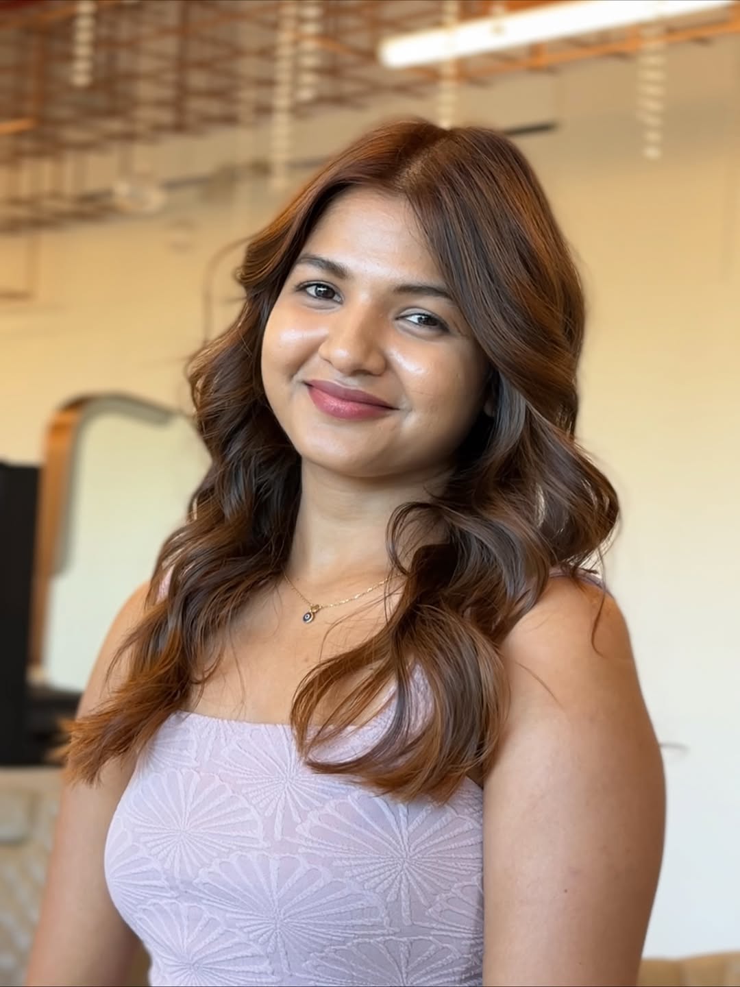 Rich Cinnamon Brown Mid-Length Wavy Hair