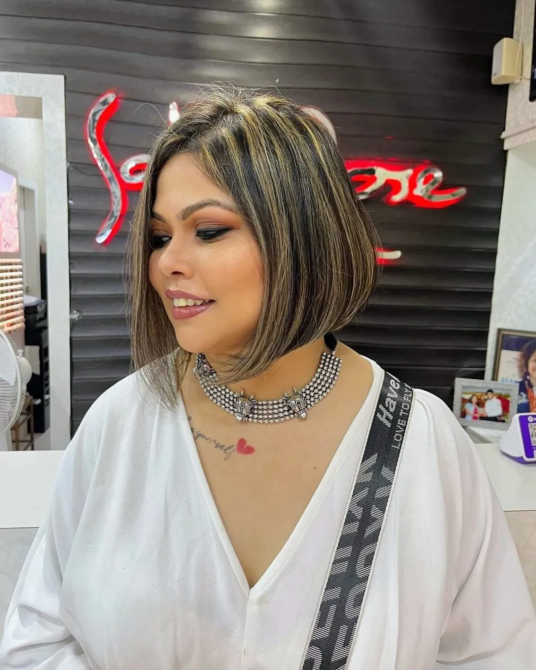 Sleek A-Line Bob Bronde Highlights