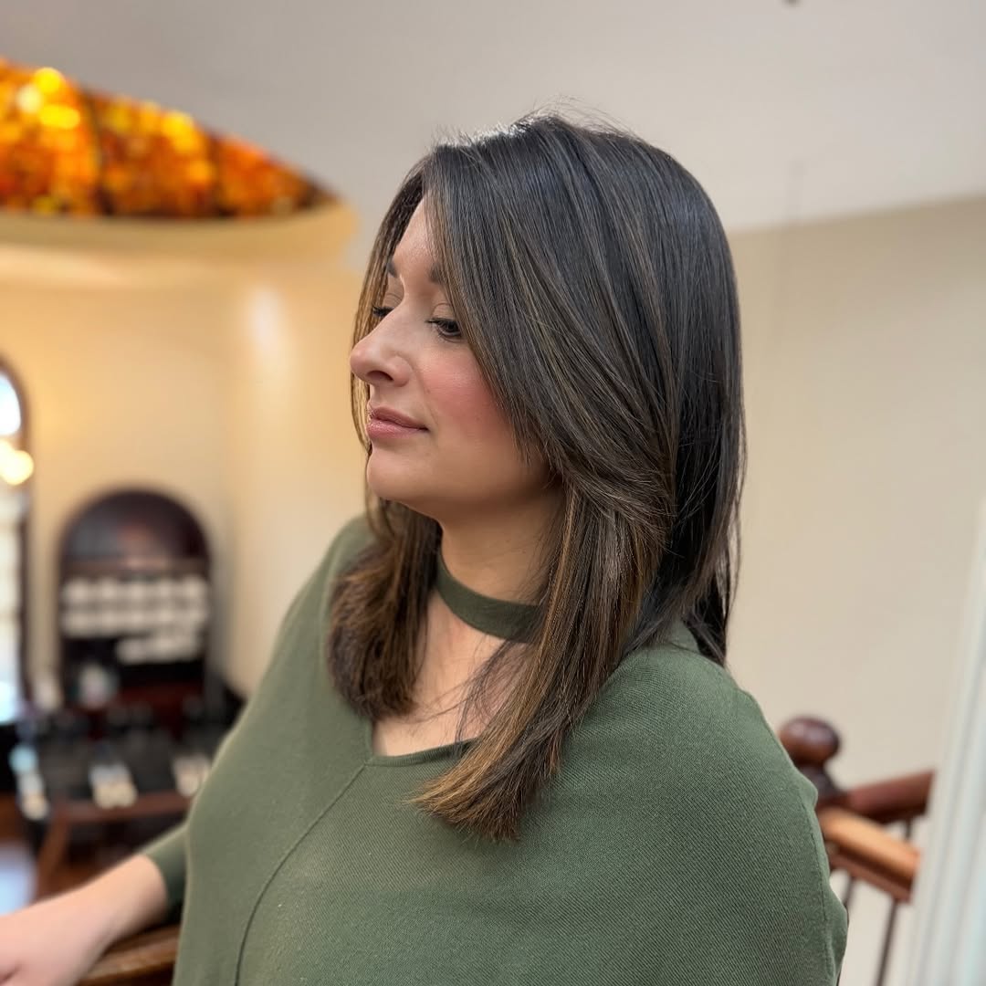 Soft Face Framing Layers With Subtle Honey Highlights