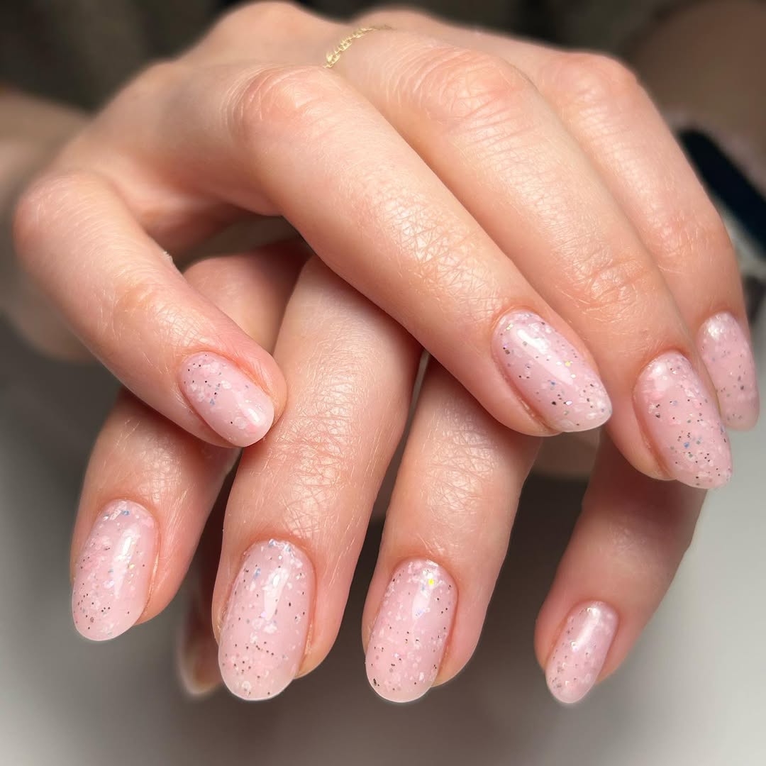 Soft Pink Glitter Confetti Short Oval Nails