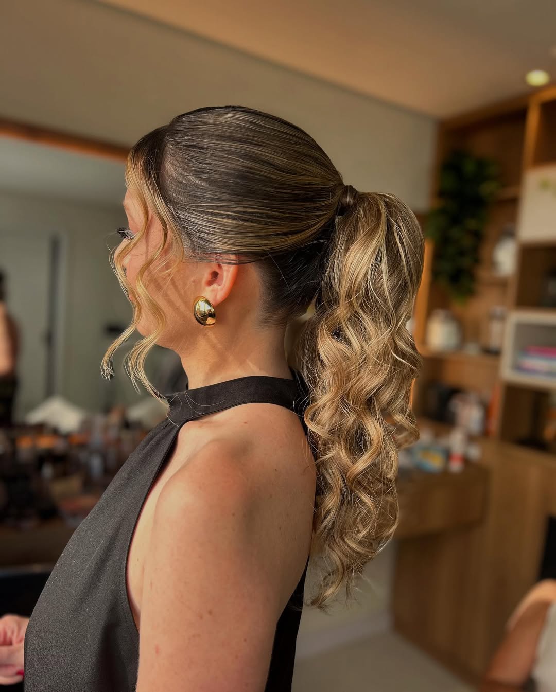 Sophisticated High Wavy Ponytail Highlighted Hair