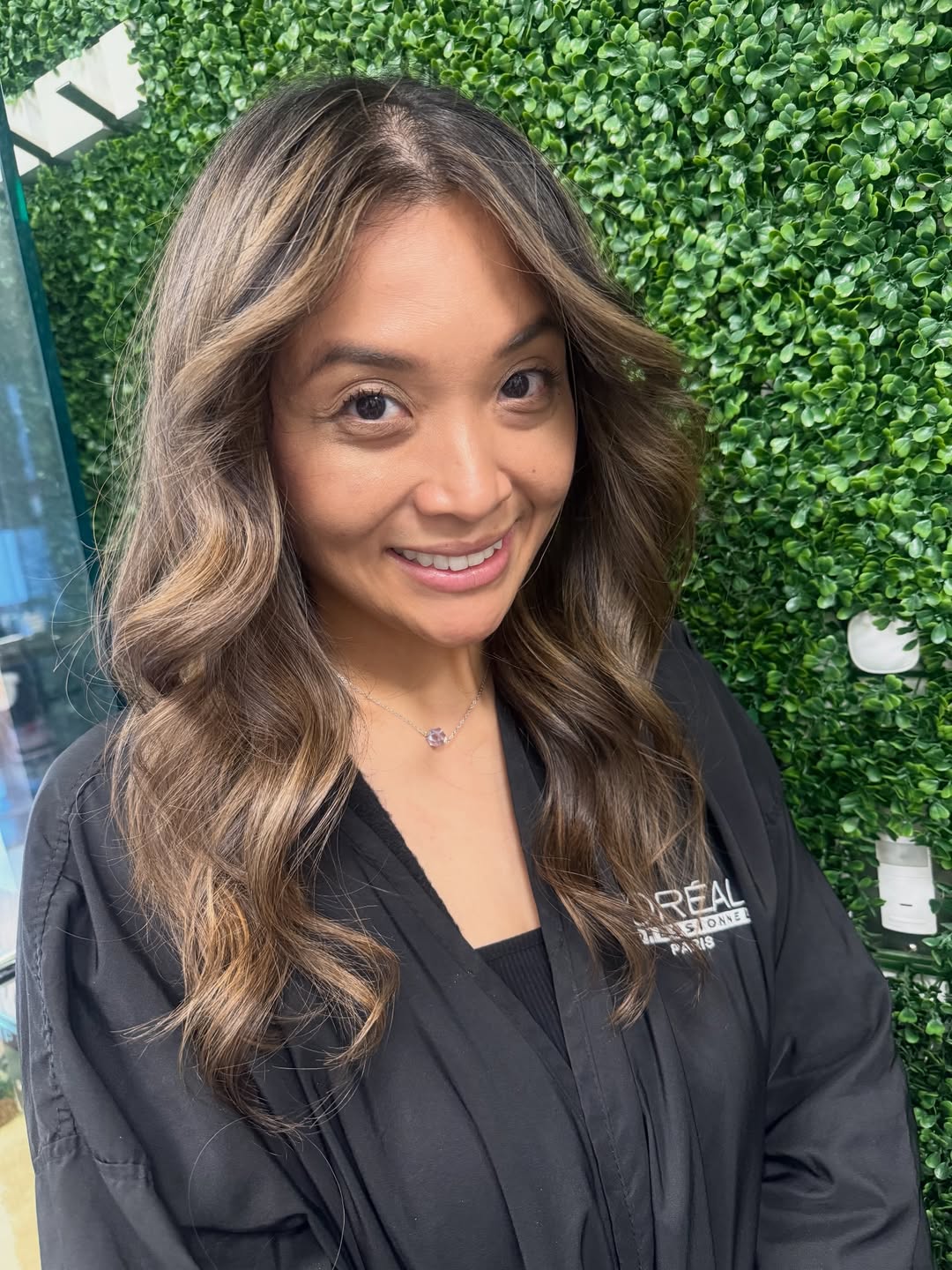 Sun-Kissed Waves With Face-Framing Highlights