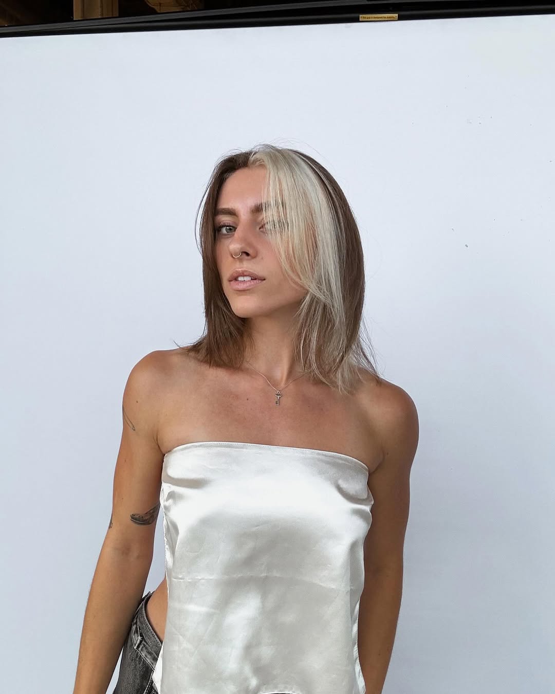 Two-Toned Shoulder Length Hair With Face Framing Highlights
