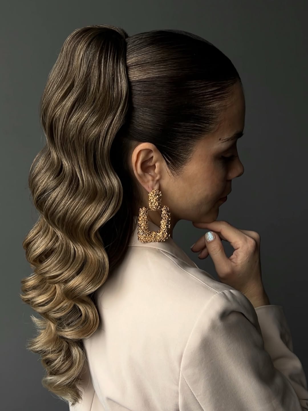 Voluminous Hollywood Waves High Ponytail
