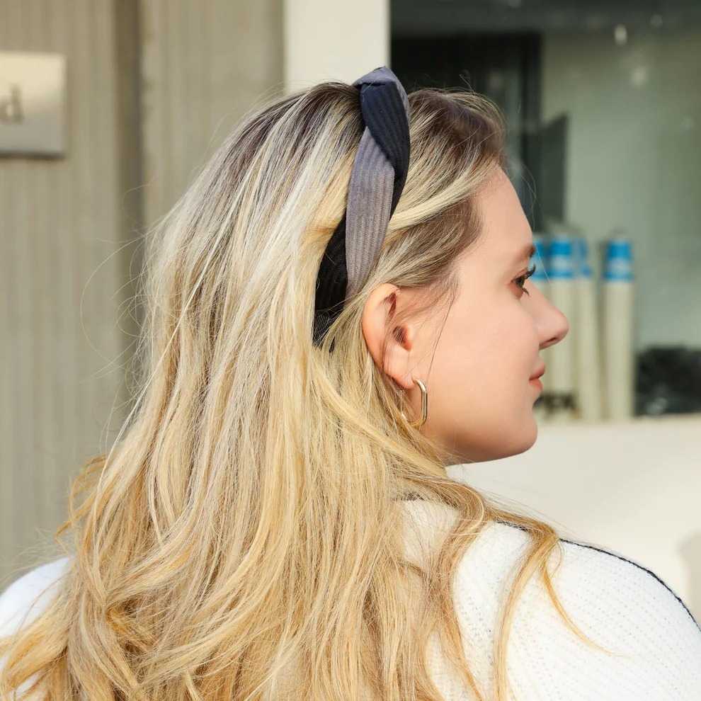 Wavy Blonde Hair with Knotted Headband