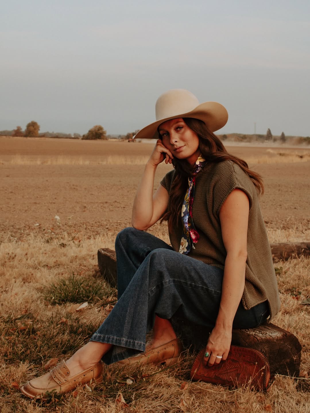 Western Fall Outfit With Cowboy Hat And Jeans