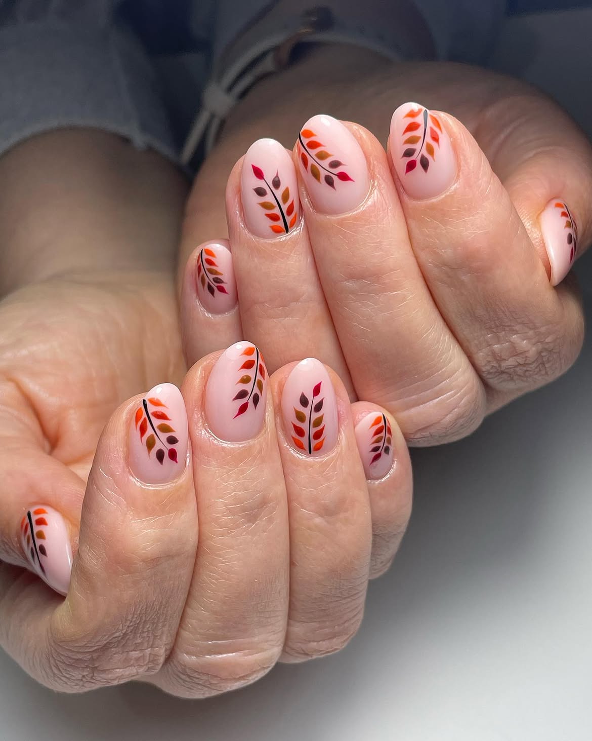 Autumn Leaf Accent Oval Nails
