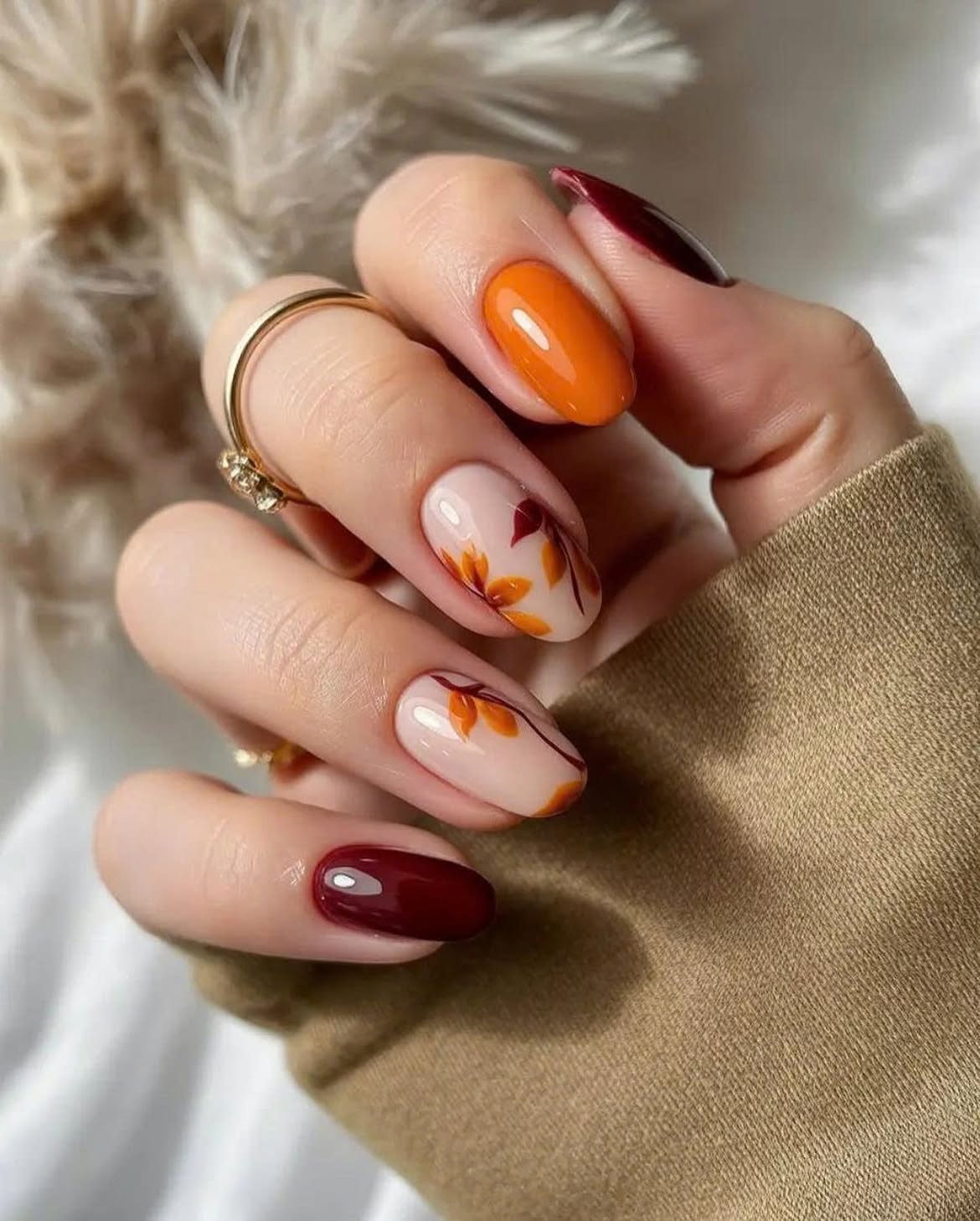 Autumn Leaf Swirl Oval Nails