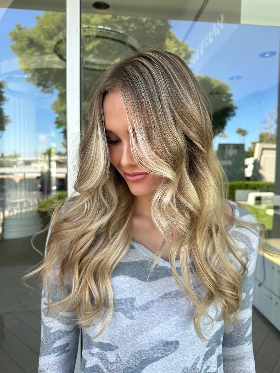 Beachy Blonde Waves With Face-Framing Layers
