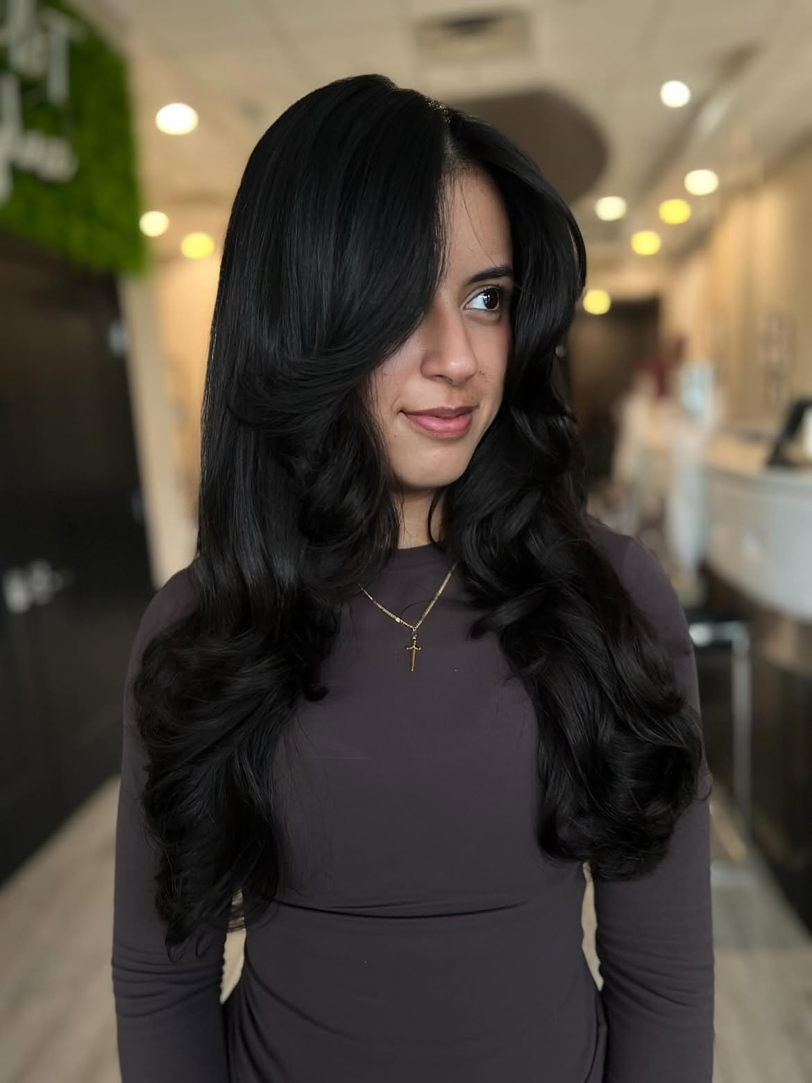Cascading Black Waves With Face-Framing Layers
