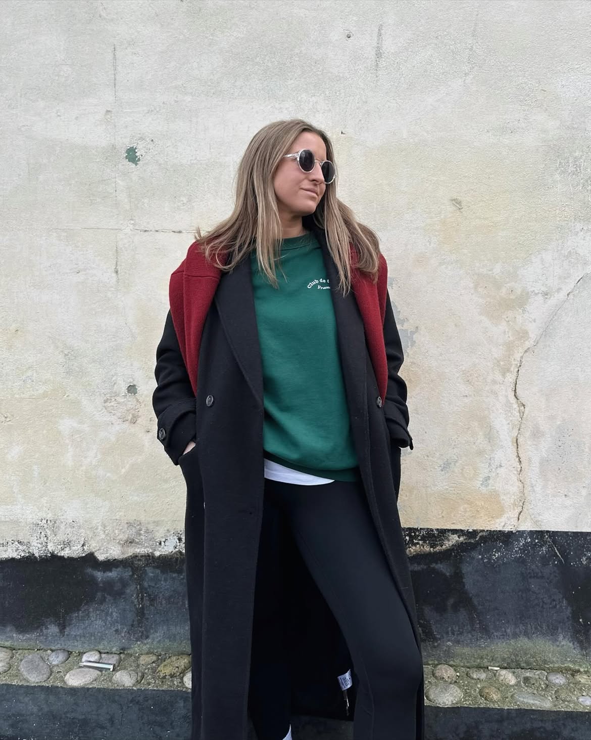 Casual Green Sweatshirt With Black Leggings Outfit